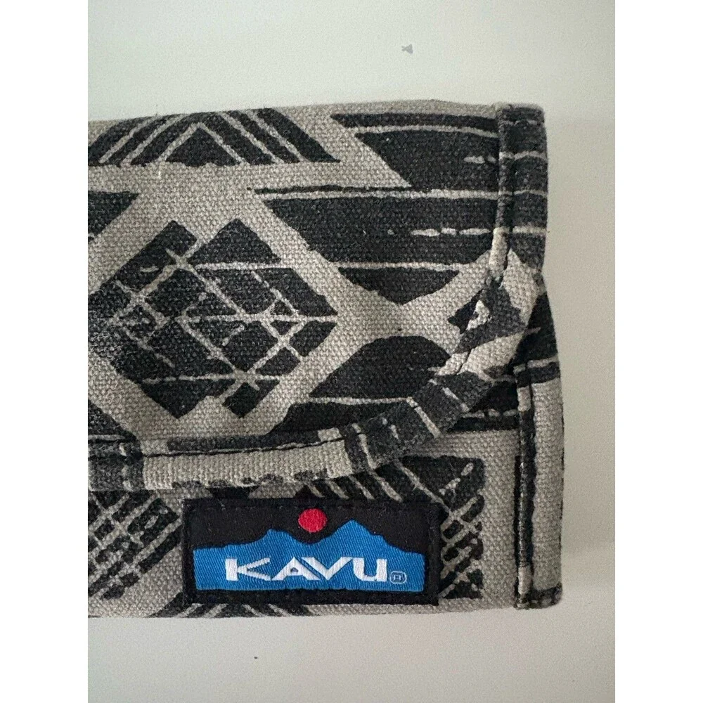 KAVU Trifold One Of A Kind Wallet Canvas Fabric Black Gray Aztec Print Nylon Int